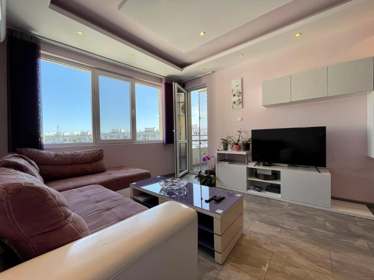 Апартамент Чаролит / Apartment Charoite Burgas Ngoại thất bức ảnh