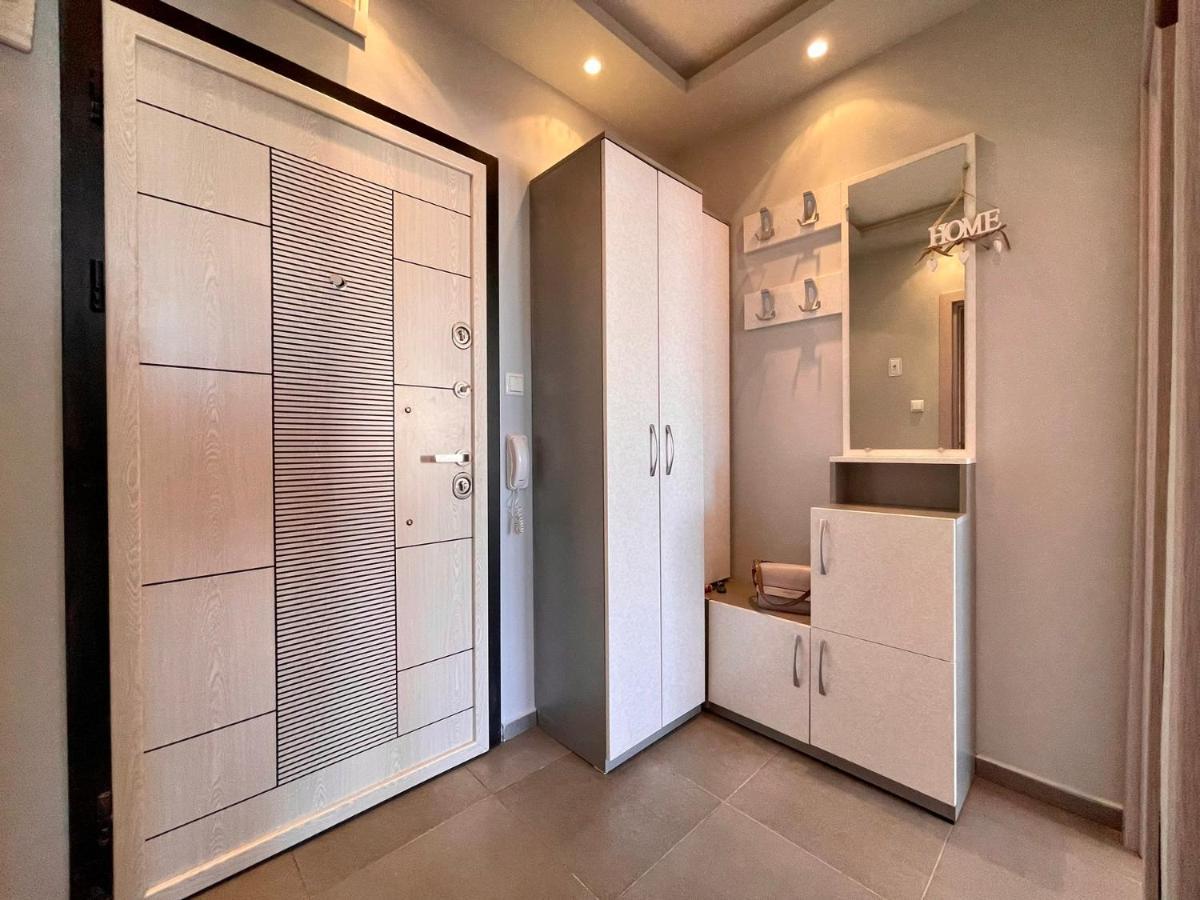 Апартамент Чаролит / Apartment Charoite Burgas Ngoại thất bức ảnh