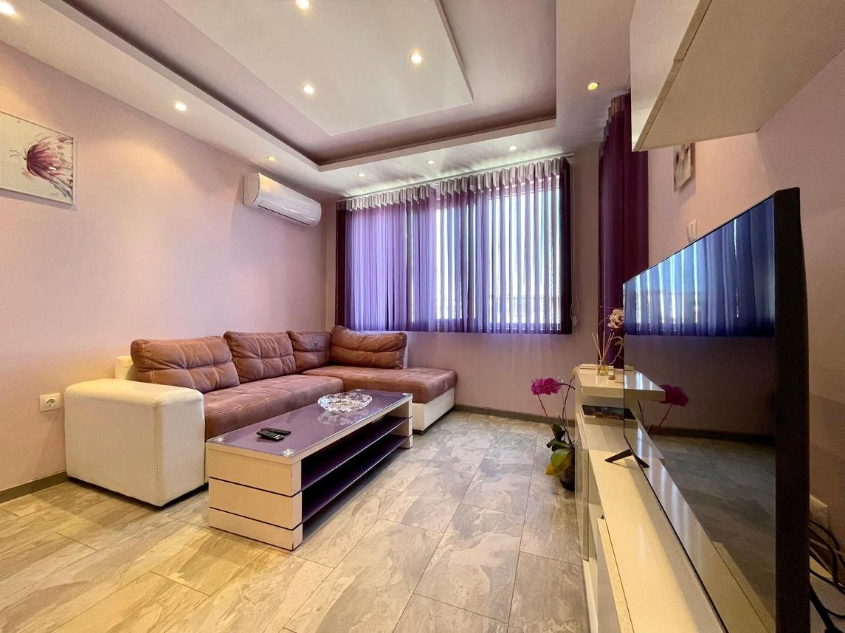 Апартамент Чаролит / Apartment Charoite Burgas Ngoại thất bức ảnh