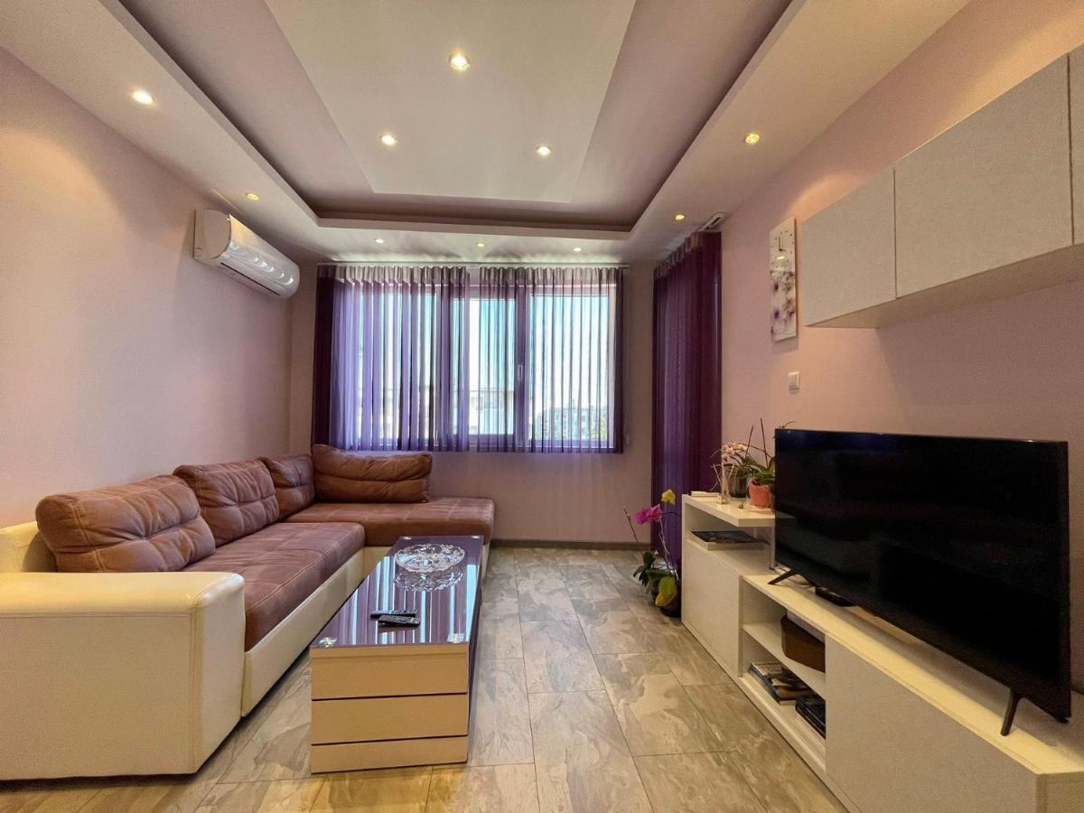 Апартамент Чаролит / Apartment Charoite Burgas Ngoại thất bức ảnh