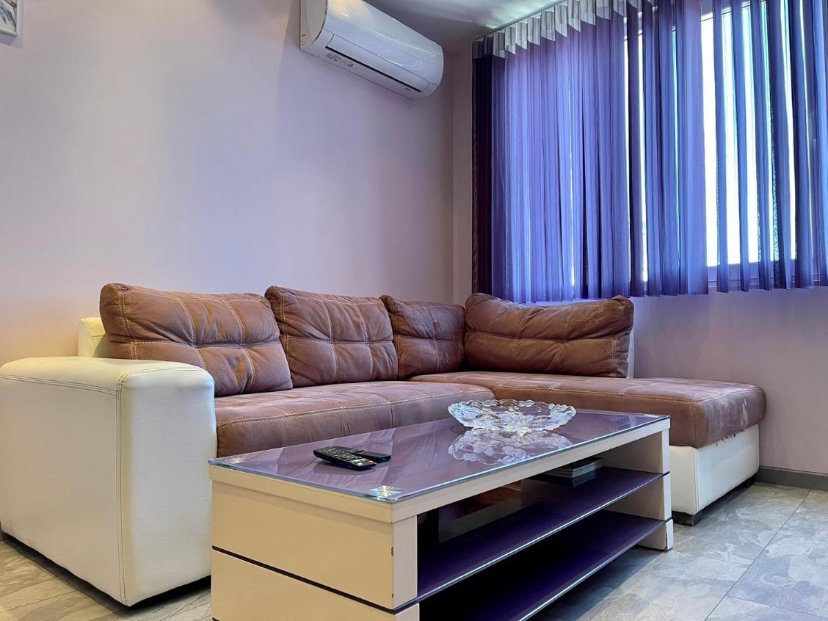 Апартамент Чаролит / Apartment Charoite Burgas Ngoại thất bức ảnh